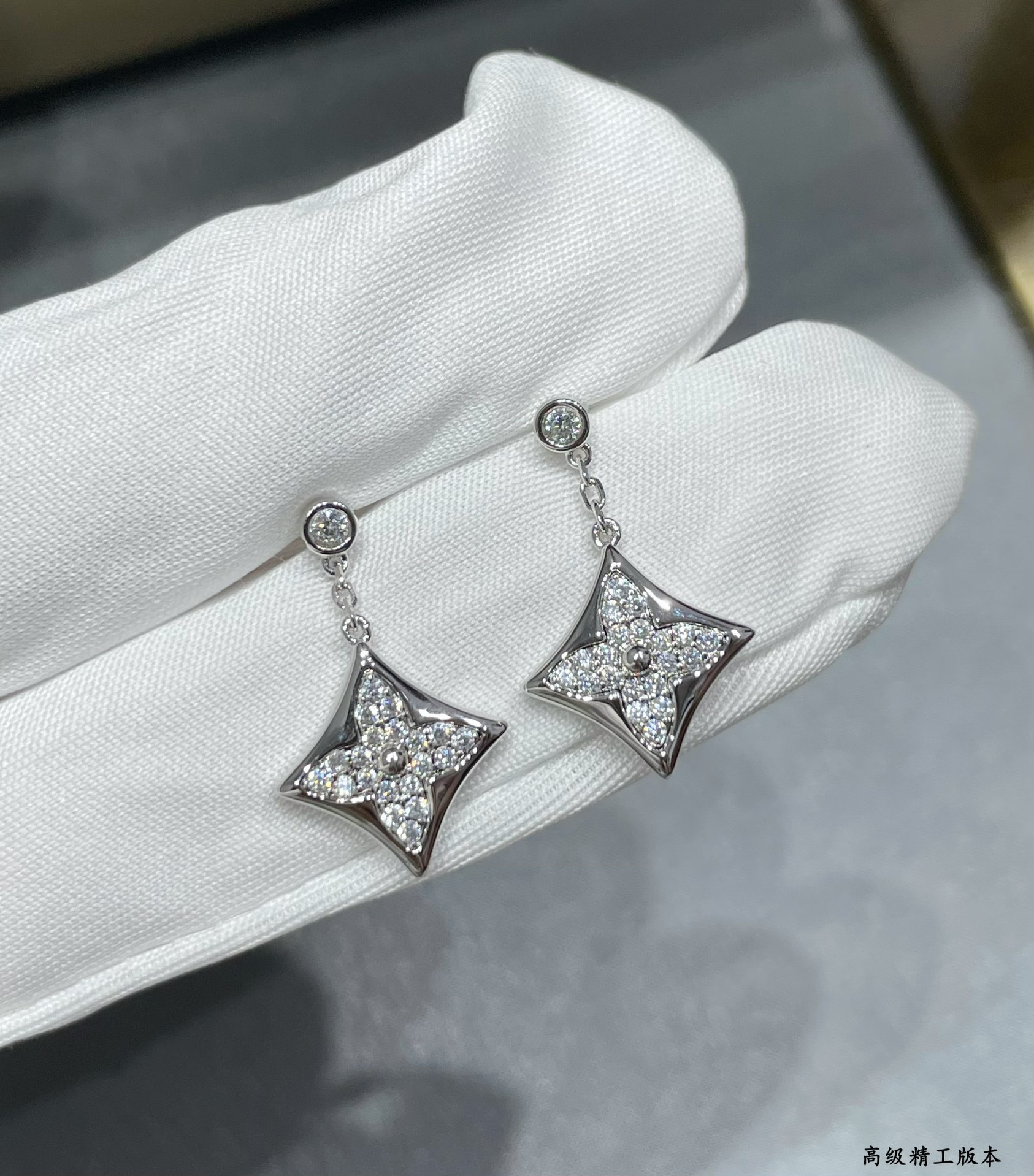Louis Vuitton Square diamond Earrings