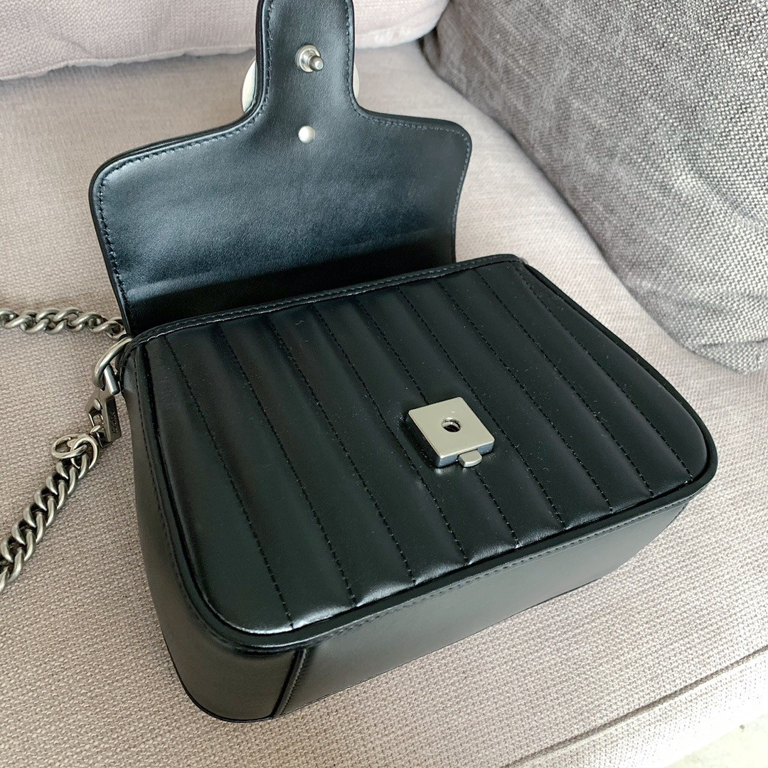 GUCCI GG Marmont series mini handbag 21cm