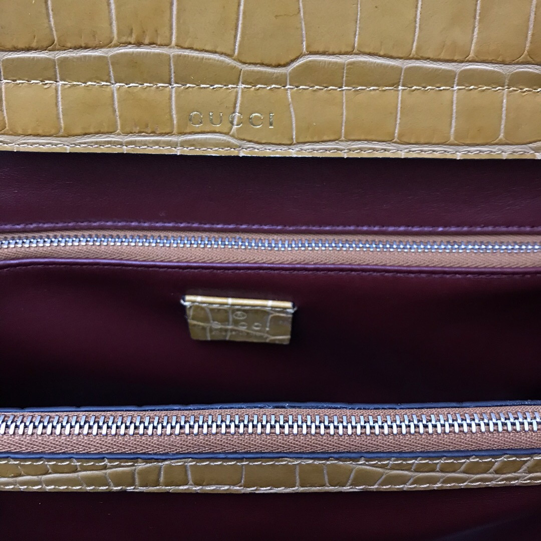 Gucci Zumi leather Medium Top Handle Bag