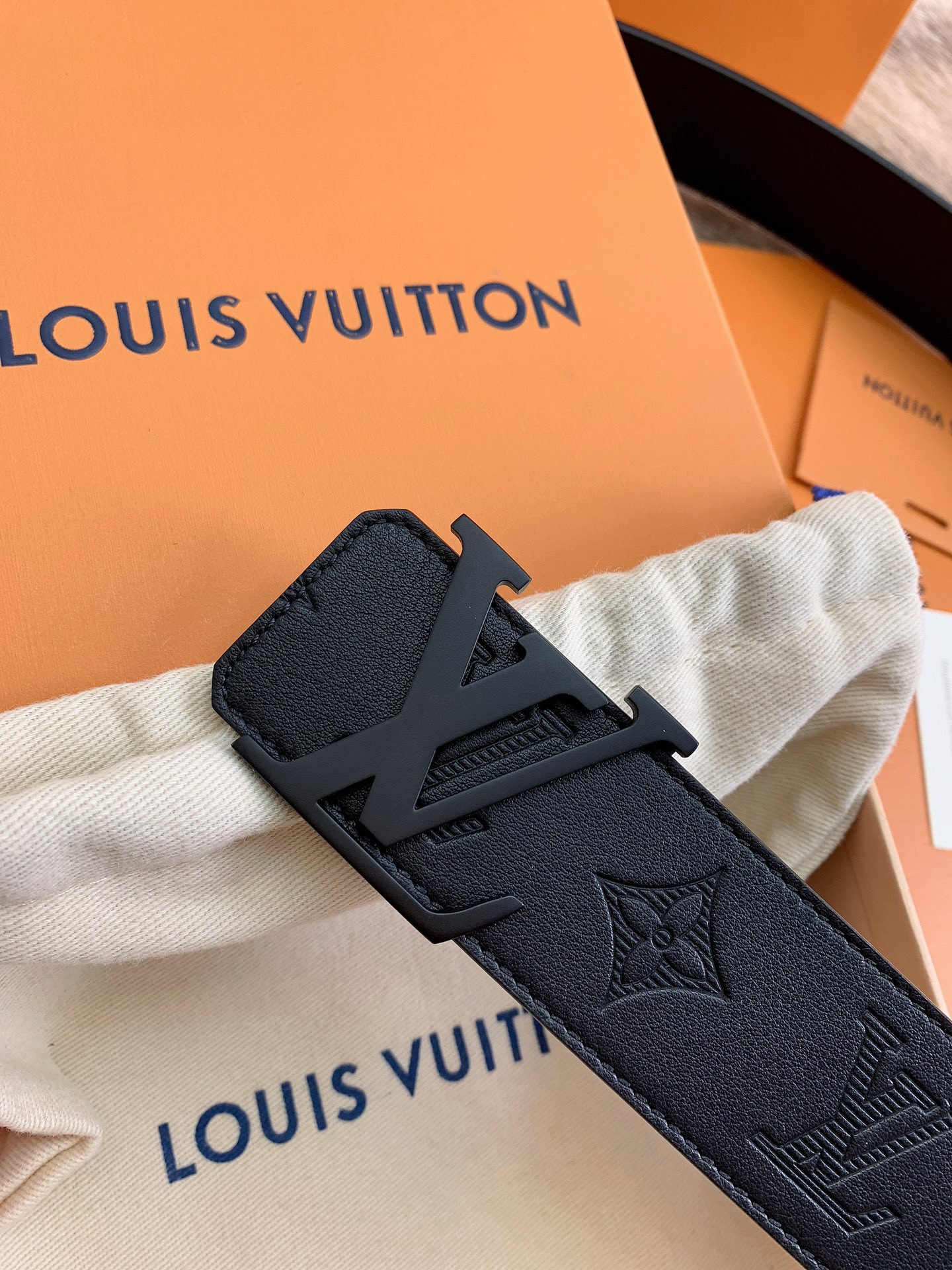 LV LOUIS VUITTON 40MM BELT
