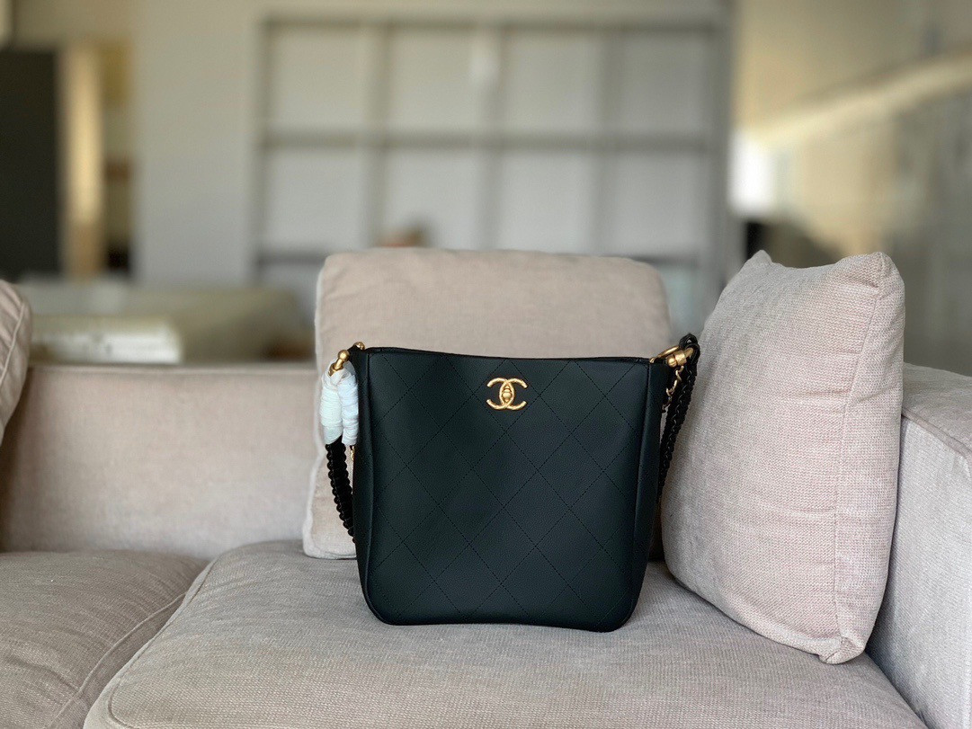 Chanel 23a hippy hobo bag