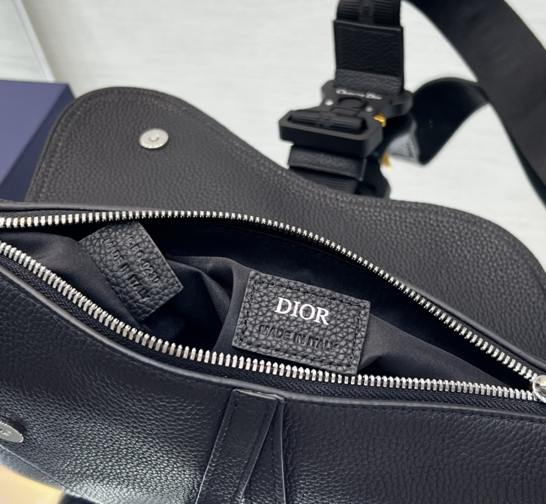 Dior Saddle Bag Black Grained Calfskin 26 x 19 x 4.5 cm