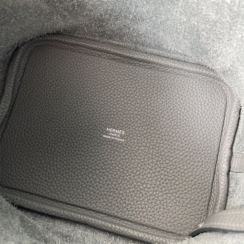 Hermès Picotin 18cm almond green without original box