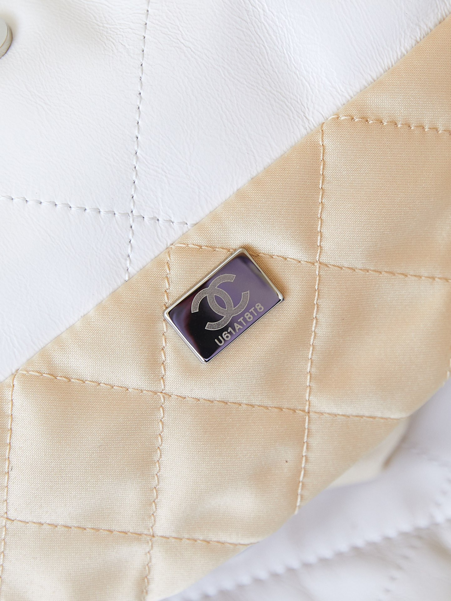 CHANEL 22 SMALL HANDBAG Shiny Calfskin & Rainbow Metal White 15.2×16.4×3.1 in