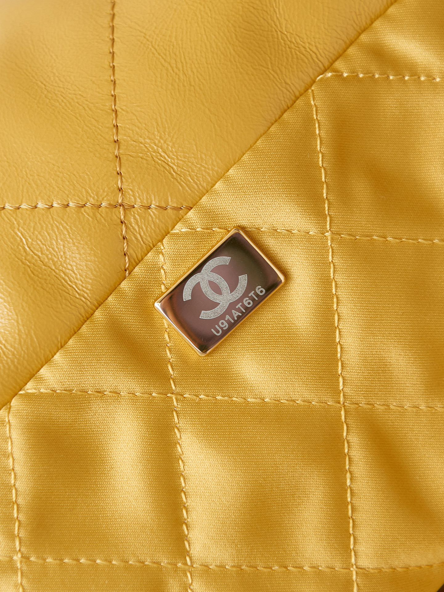 CHANEL 22 SMALL HANDBAG Shiny Calfskin YELLOW 15.2×16.4×3.1 in