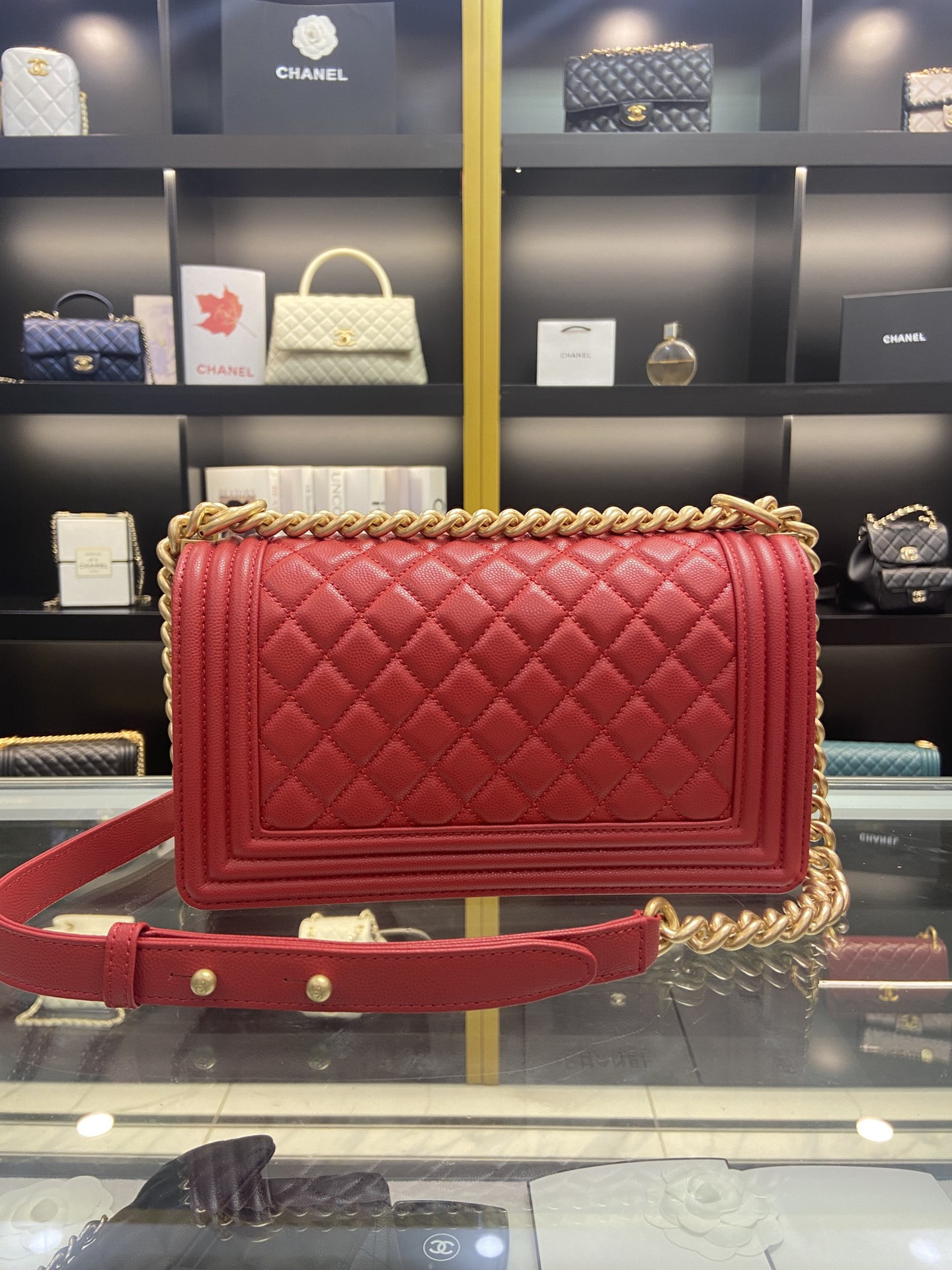 BOY CHANEL HANDBAG Shiny Red Grained Calfskin & Gold-Tone Metal 5.9 × 9.8 × 3.5 in