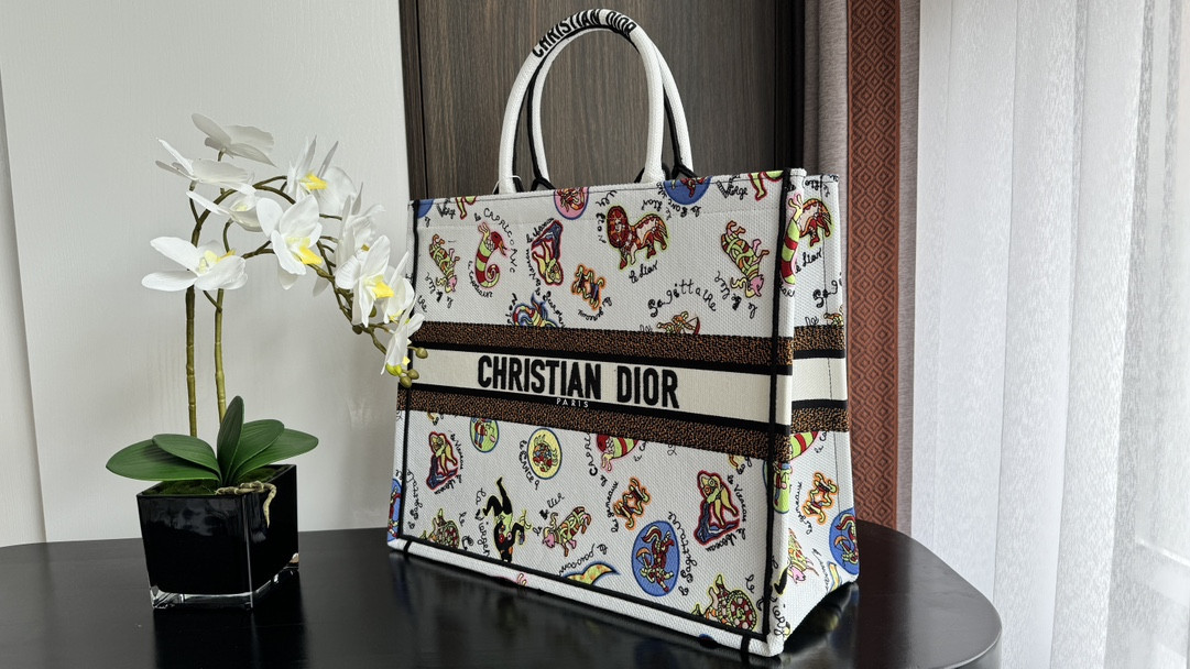 Large DIOR BOOK TOTE WHITE MULTICOLOR DRAGON ZODIAC EMBROIDER 16.5 x 14 x 7.5 inches