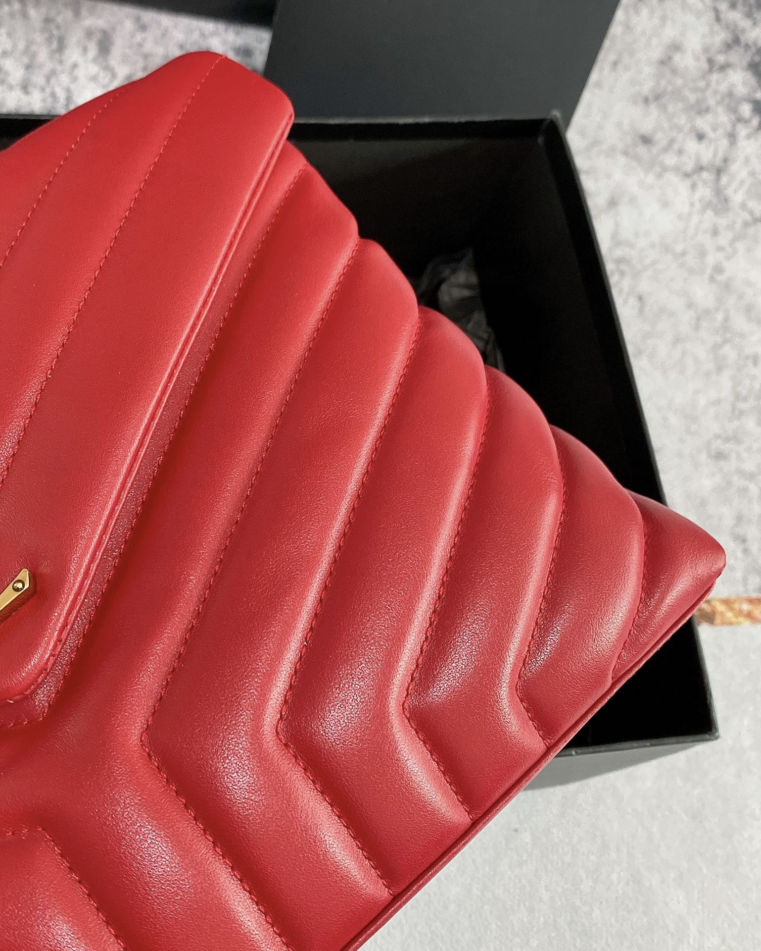 YSL LOULOU MEDIUM IN QUILTED LEATHER RED 12.5 X 8.6 X 3.5 INCHES