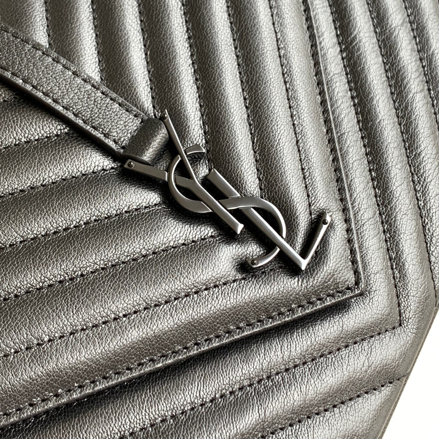 YSL COLLEGE MEDIUM IN QUILTED LEATHER ALL BLACK 9.4 X 6.6 X 2.5 INCHES