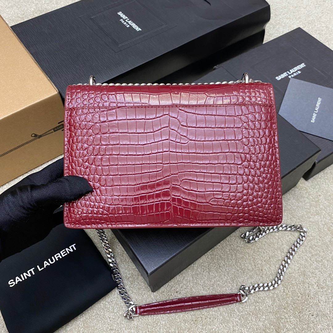 YSL SUNSET MEDIUM IN CROCODILE-EMBOSSED LEATHER RED VELVET 8 X 6.2 X 2.5 INCHES