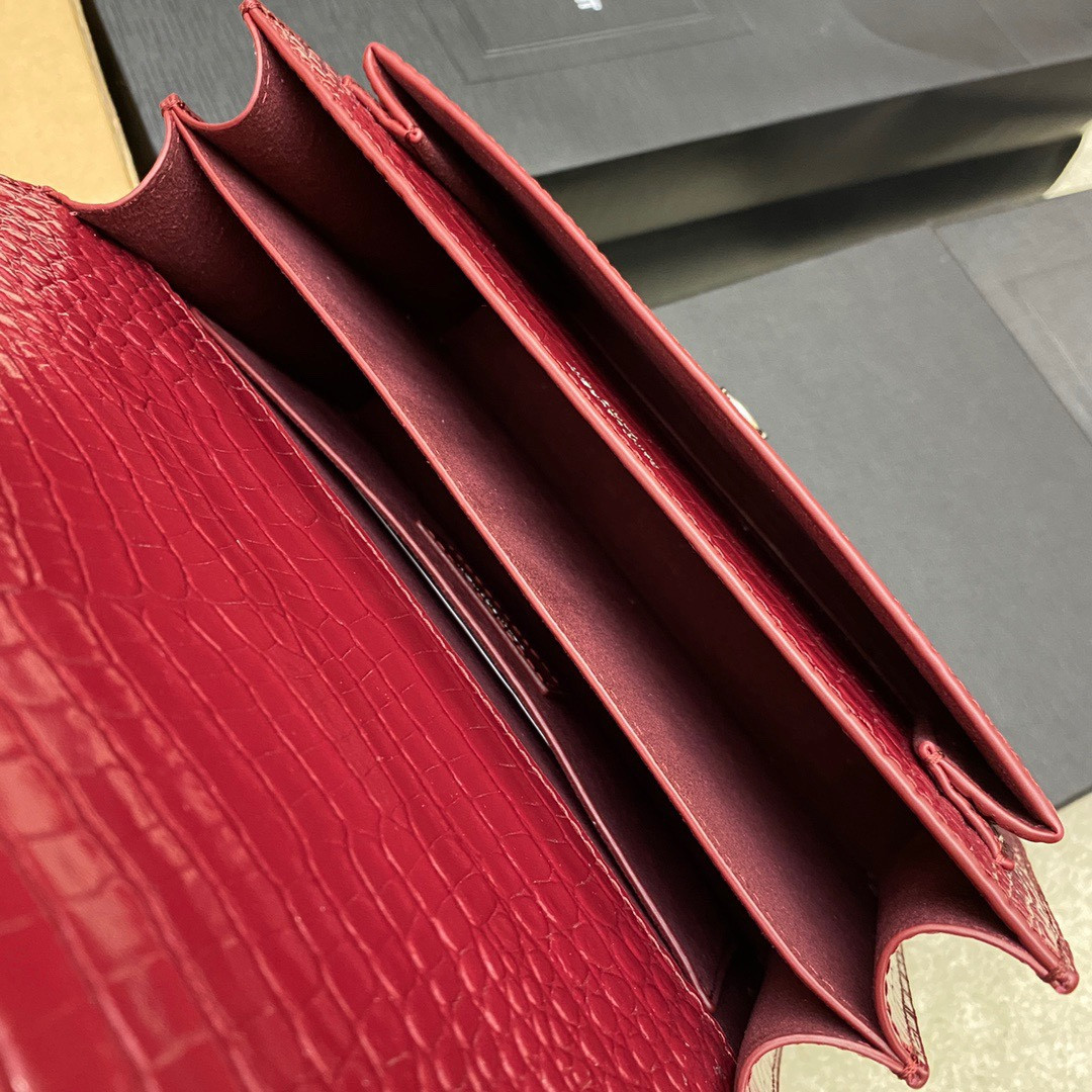 YSL SUNSET MEDIUM IN CROCODILE-EMBOSSED LEATHER RED VELVET 8 X 6.2 X 2.5 INCHES