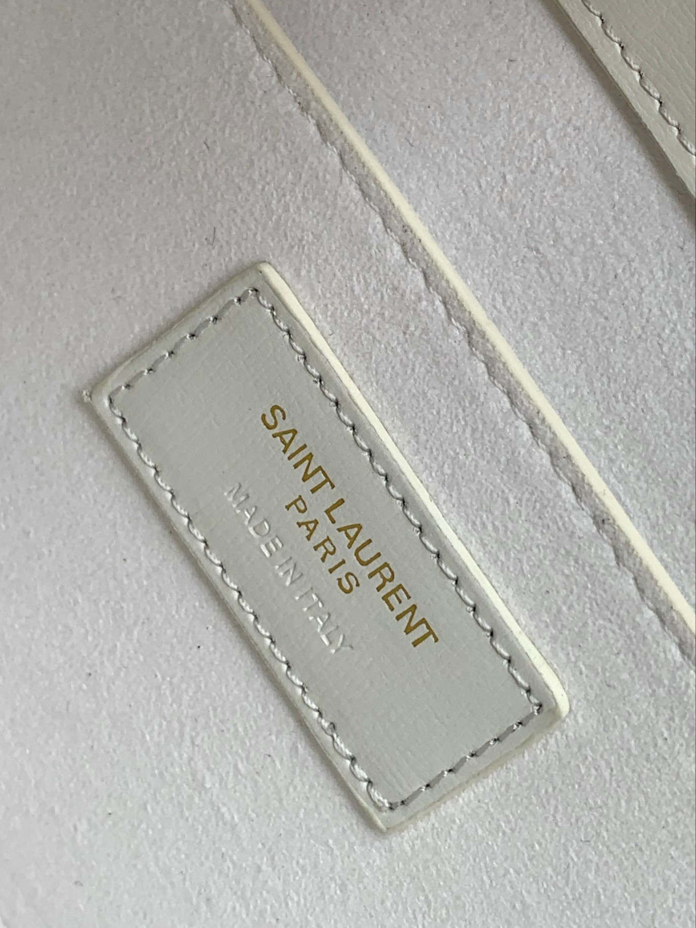 YSL SUNSET LARGE IN SMOOTH LEATHER WHITE 10.6 X 7 X 3.1 INCHES