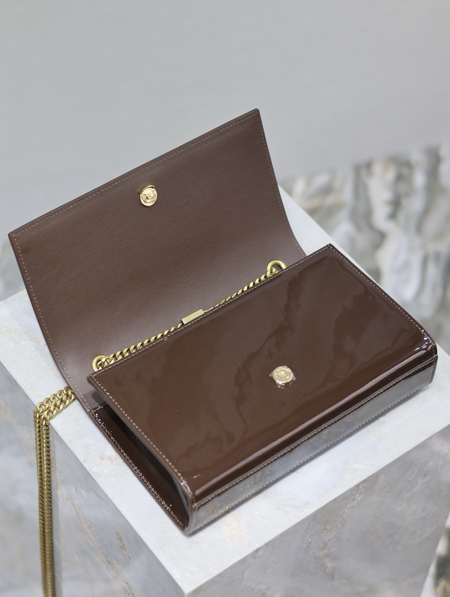YSL KATE MEDIUM IN SHINY LEATHER BROWN 9.4 X 5.7 X 2.1 INCHES