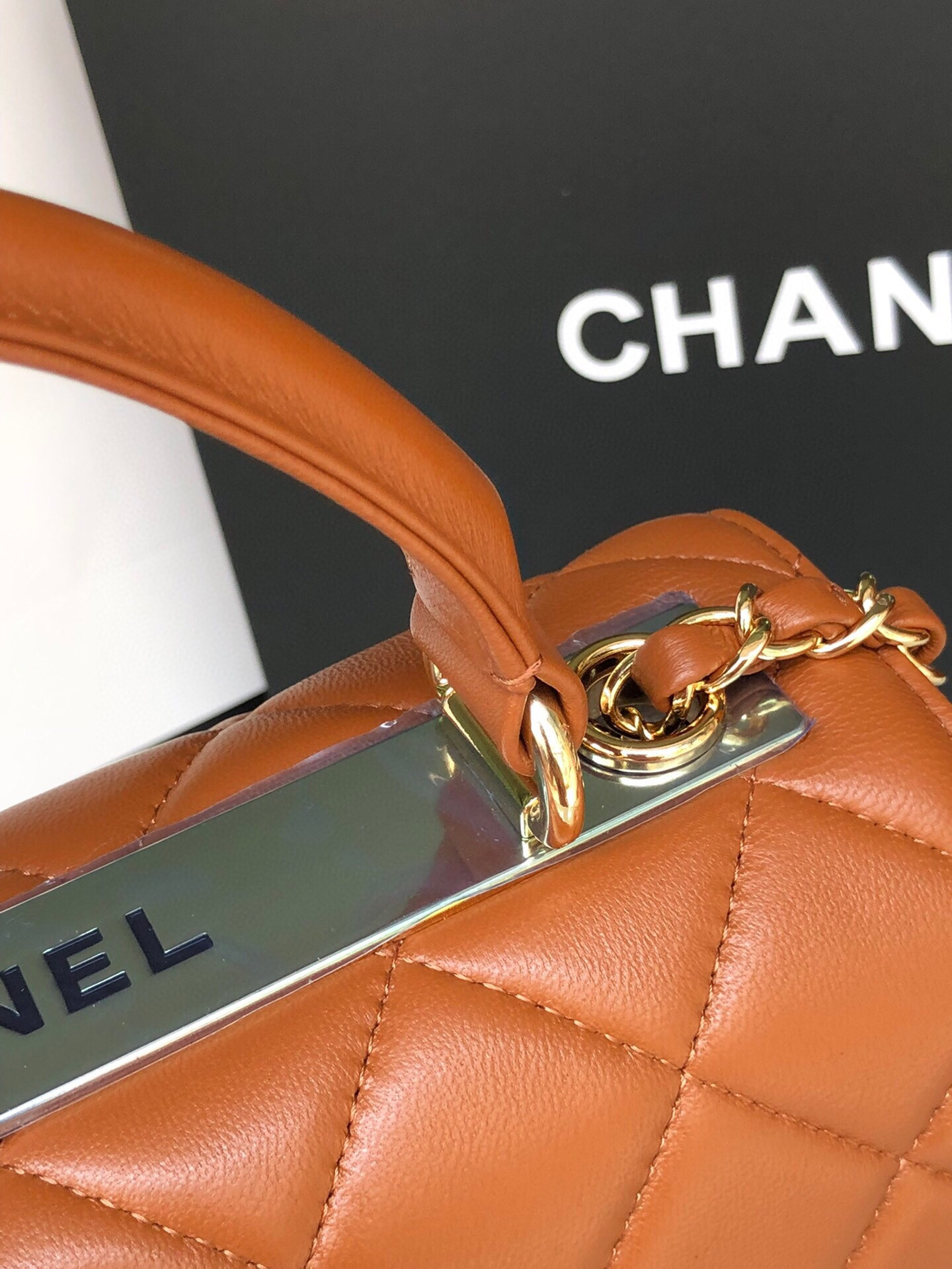 CHANEL FLAP BAG WITH TOP HANDLE 6.6 × 9.8 × 4.7 in