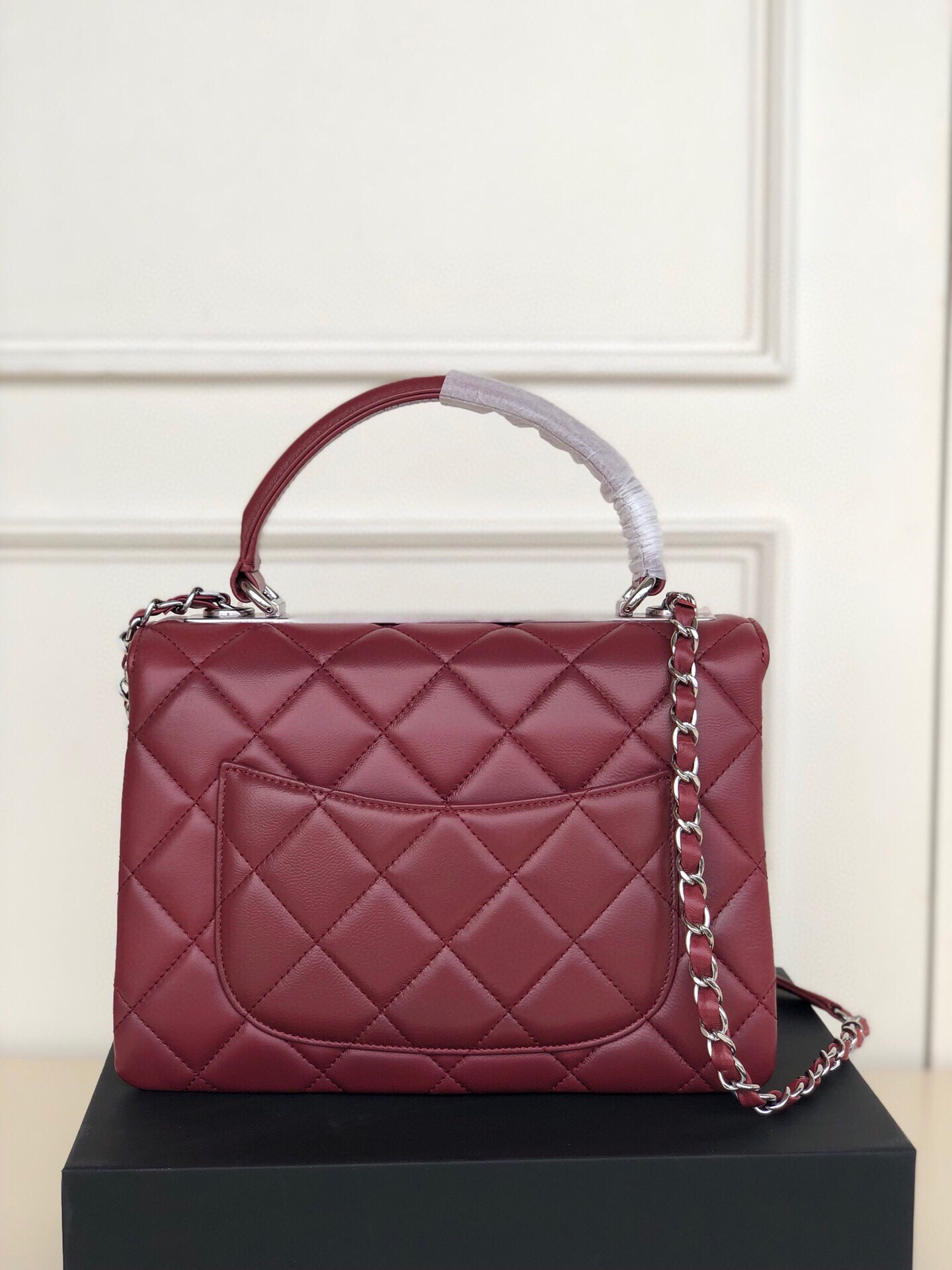 CHANEL FLAP BAG WITH TOP HANDLE 6.6 × 9.8 × 4.7 in