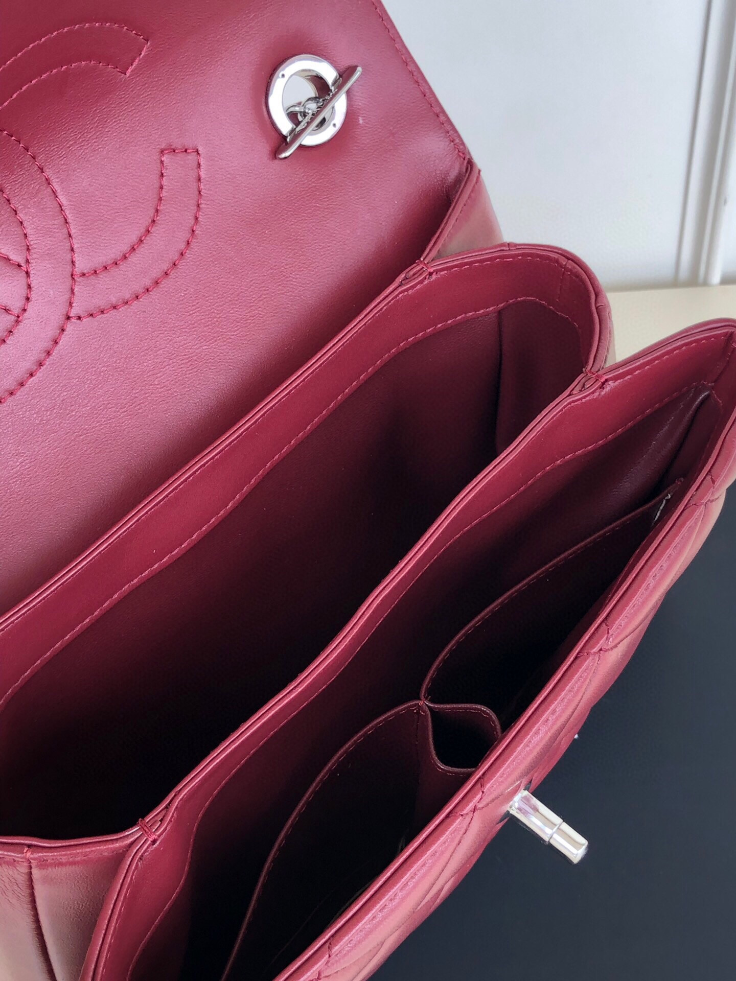 CHANEL FLAP BAG WITH TOP HANDLE 6.6 × 9.8 × 4.7 in