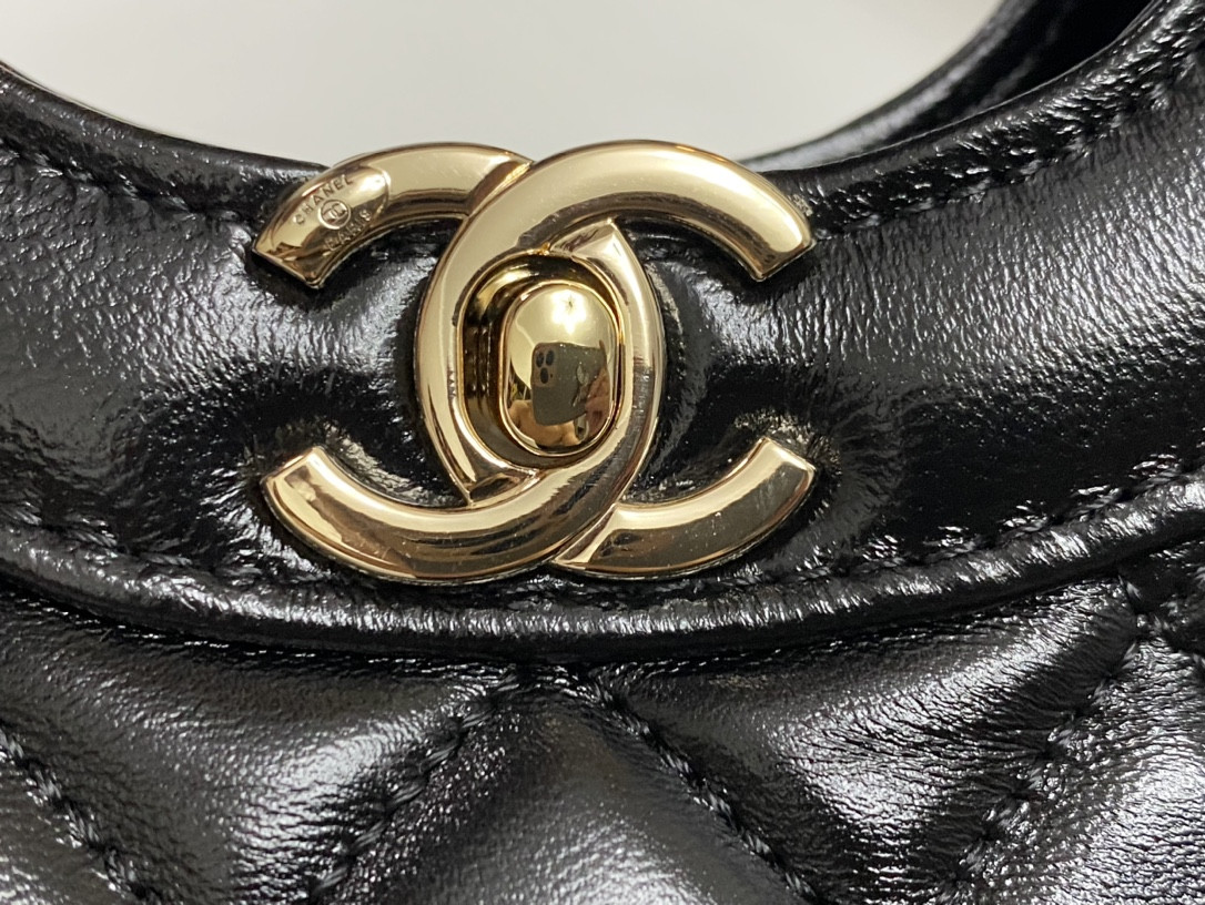 CHANEL SHOPPING BAG Shiny Lambskin & Gold-Tone Metal Black11.7 × 11.3 × 3.5 in