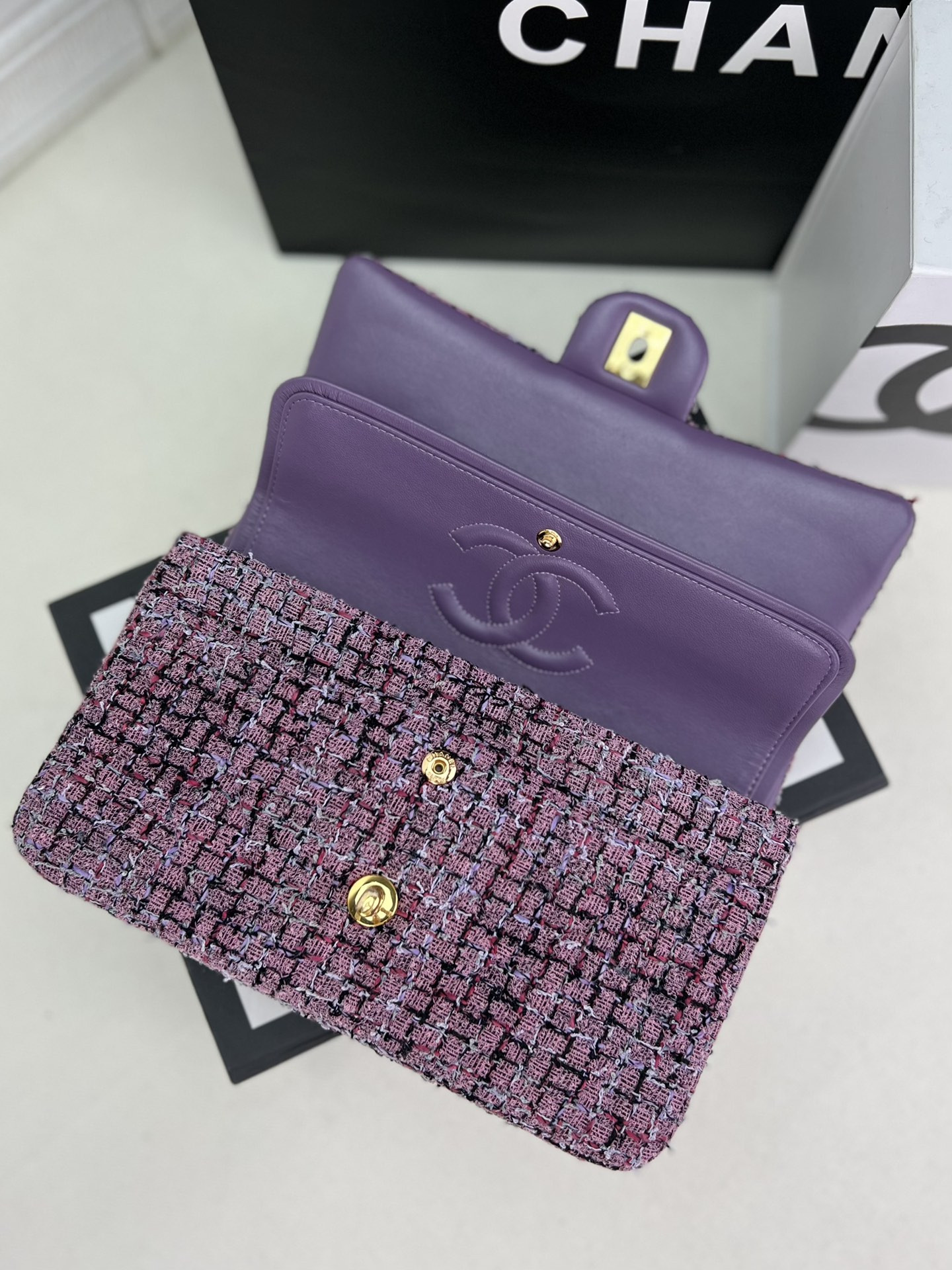 CHANEL CLASSIC 11.12 HANDBAG Tweed & Gold-Tone Metal   6 × 9.9 × 2.5 in