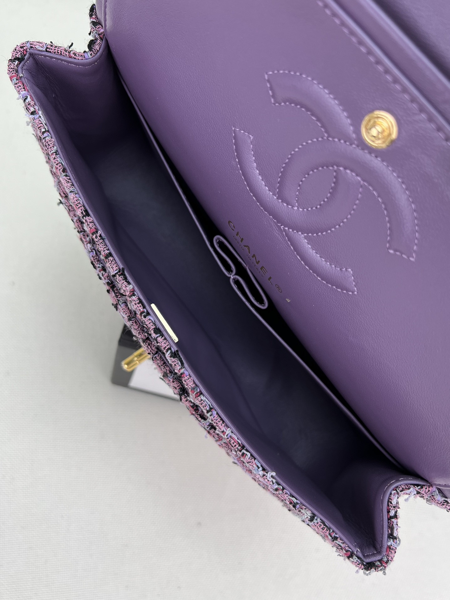 CHANEL CLASSIC 11.12 HANDBAG Tweed & Gold-Tone Metal   6 × 9.9 × 2.5 in