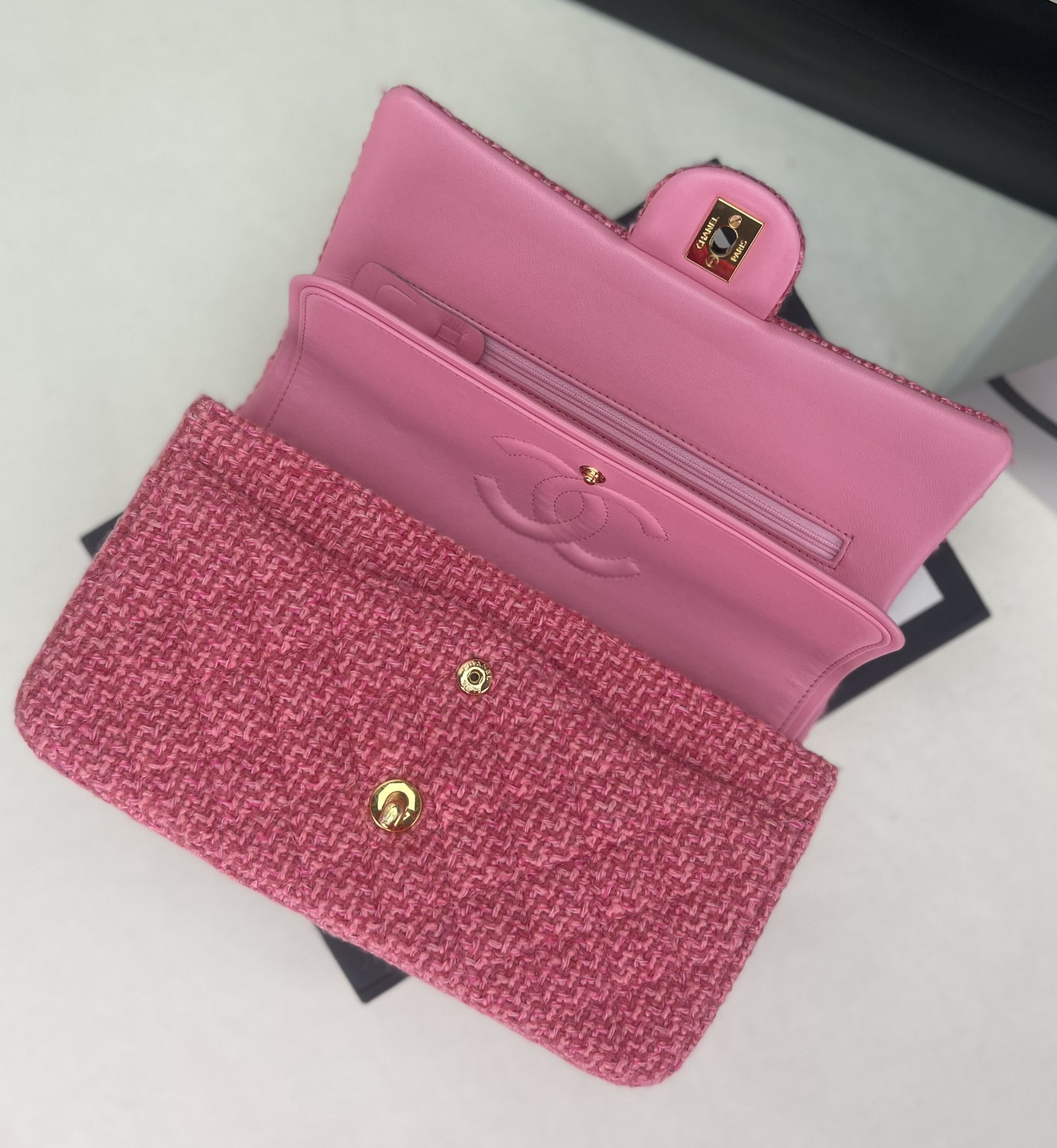 CHANEL CLASSIC 11.12 HANDBAG Tweed & Gold-Tone Metal   6 × 9.9 × 2.5 in