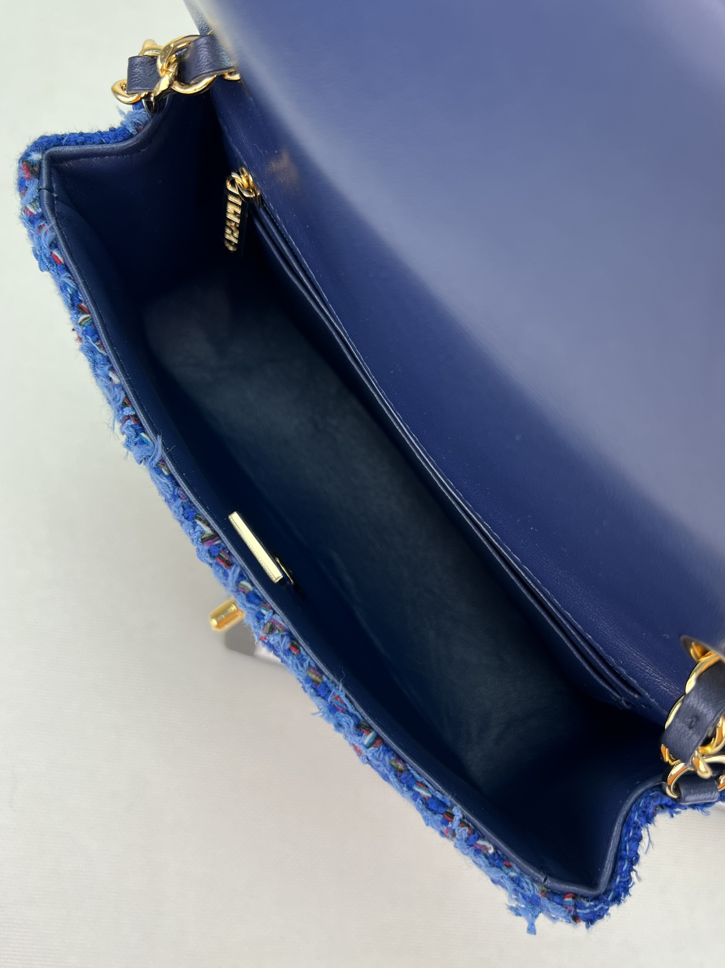 CHANEL MINI CLASSIC 11.12 HANDBAG Tweed & Gold-Tone Metal 4.7 × 7.8 × 2.3 in