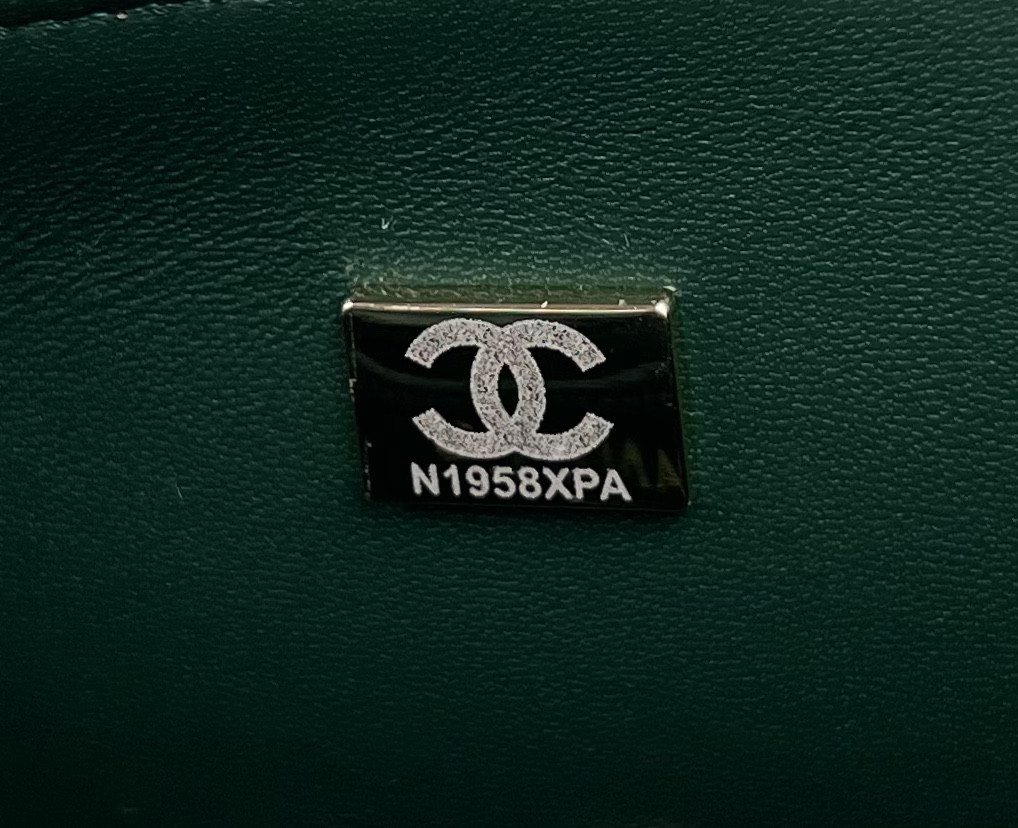 CHANEL MINI CLASSIC 11.12 HANDBAG Tweed & Gold-Tone Metal 4.7 × 7.8 × 2.3 in