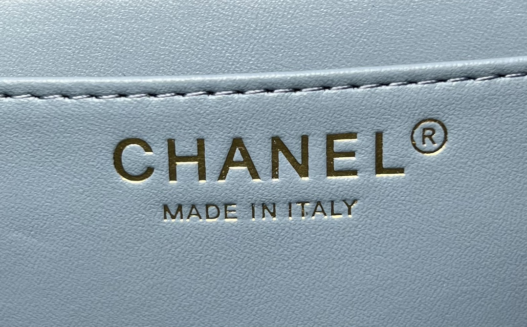 CHANEL MINI CLASSIC 11.12 HANDBAG Tweed & Gold-Tone Metal 4.7 × 7.8 × 2.3 in