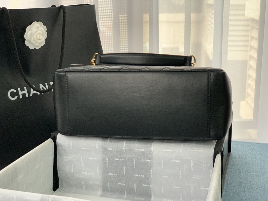 CHANEL GST Lambskin LEATHER HARDWARE  24X33X13CM