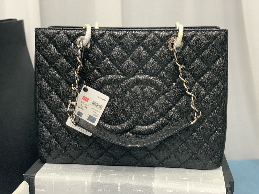 CHANEL GST CAVIAR LEATHER HARDWARE 24X33X13CM