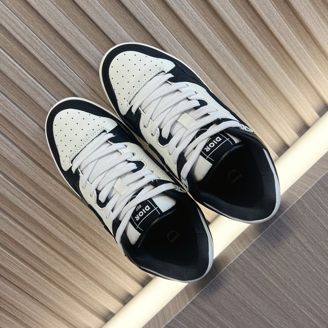 UA DIOR B57 Low-Top Sneaker Black and White