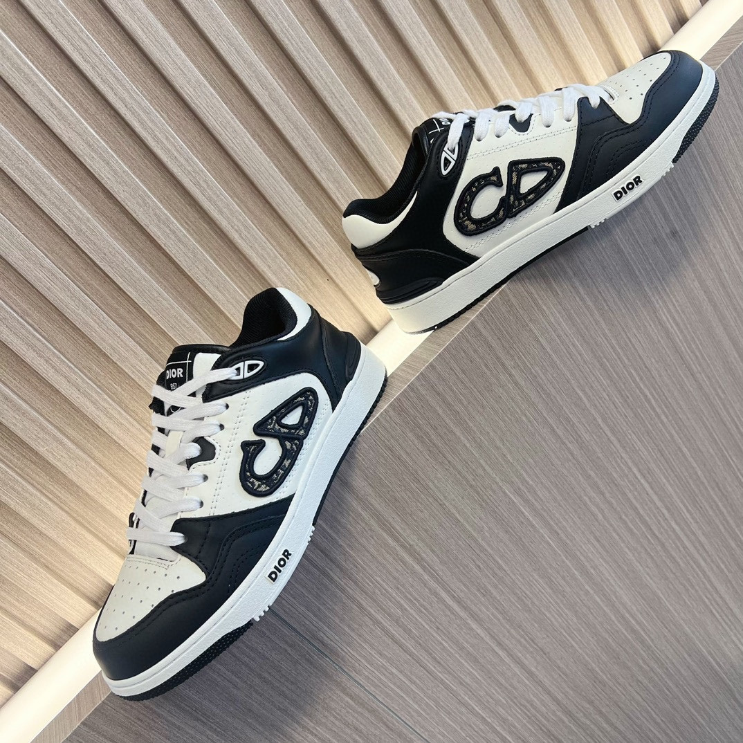 UA DIOR B57 Low-Top Sneaker Black and White