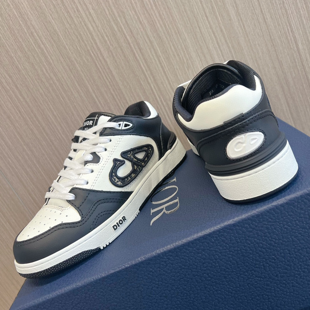 UA DIOR B57 Low-Top Sneaker Black and White