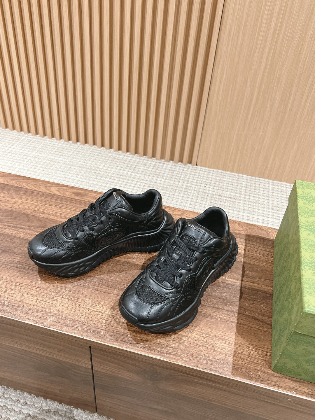 UA GUCCI RIPPLE SNEAKER