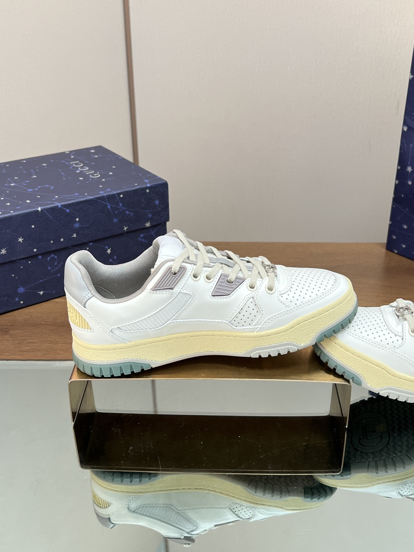 UA GUCCI Low-Top SNEAKER