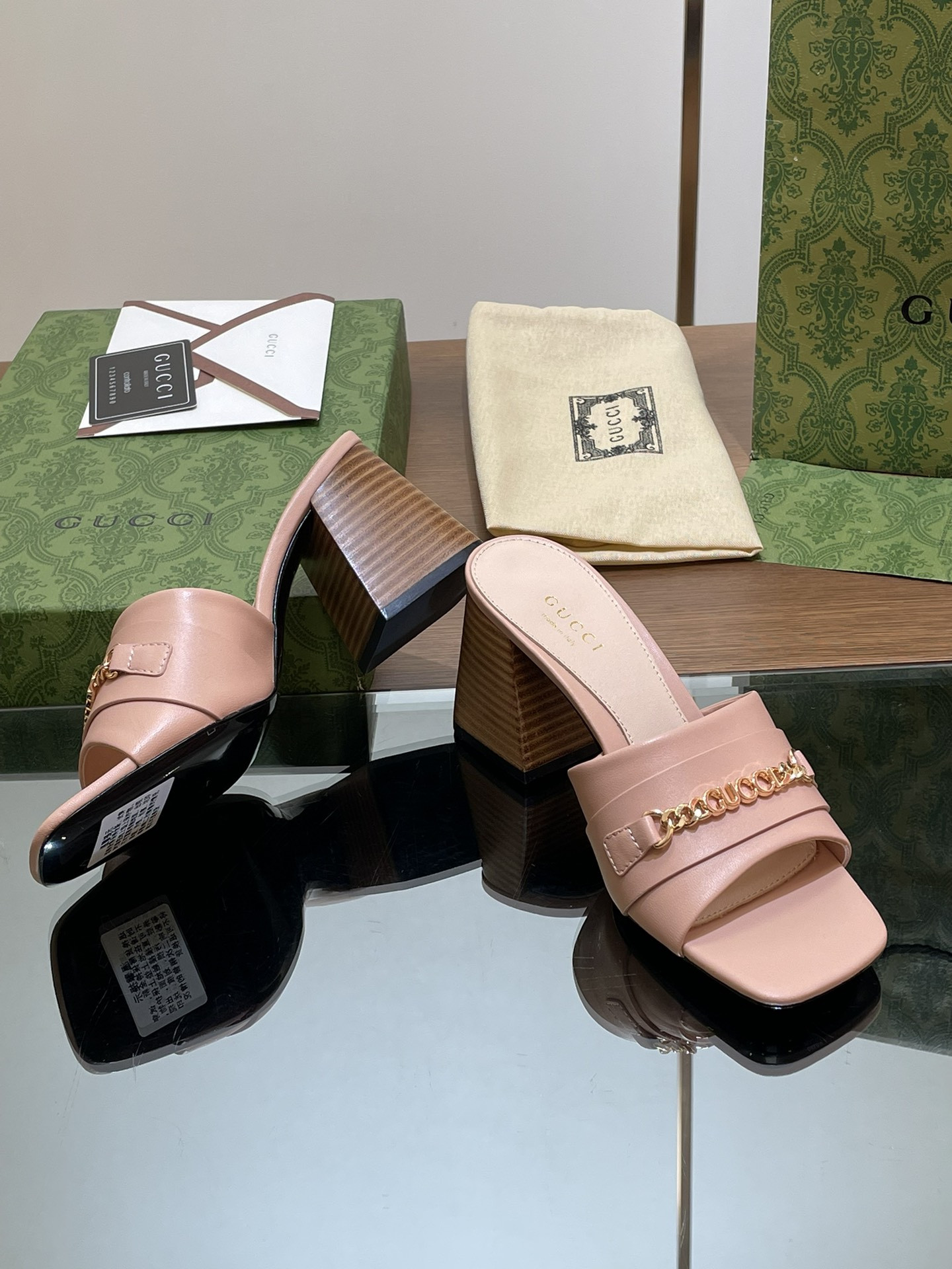 UA GUCCI SIGNORIA SLIDE SANDAL