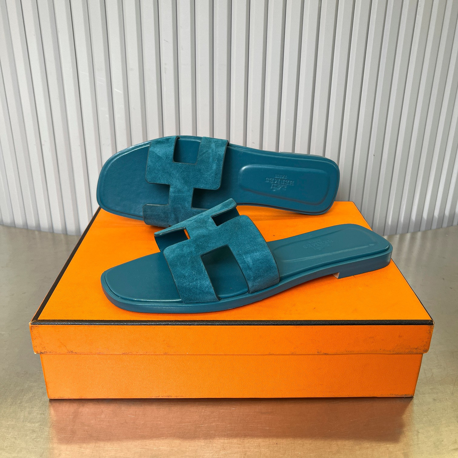 UA Hermès Oran sandal