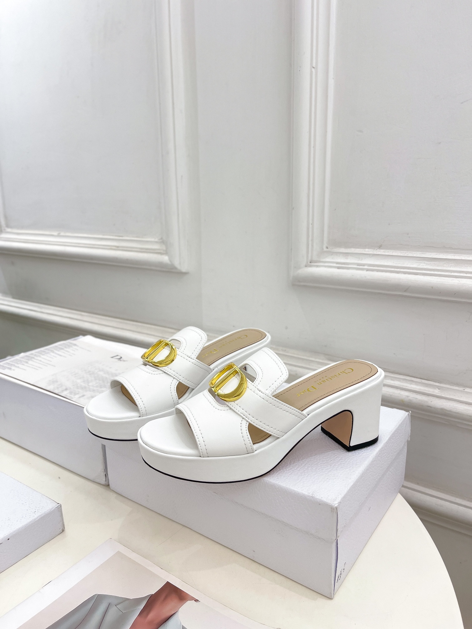 UA DIOR 30 Montaigne Platform Slide