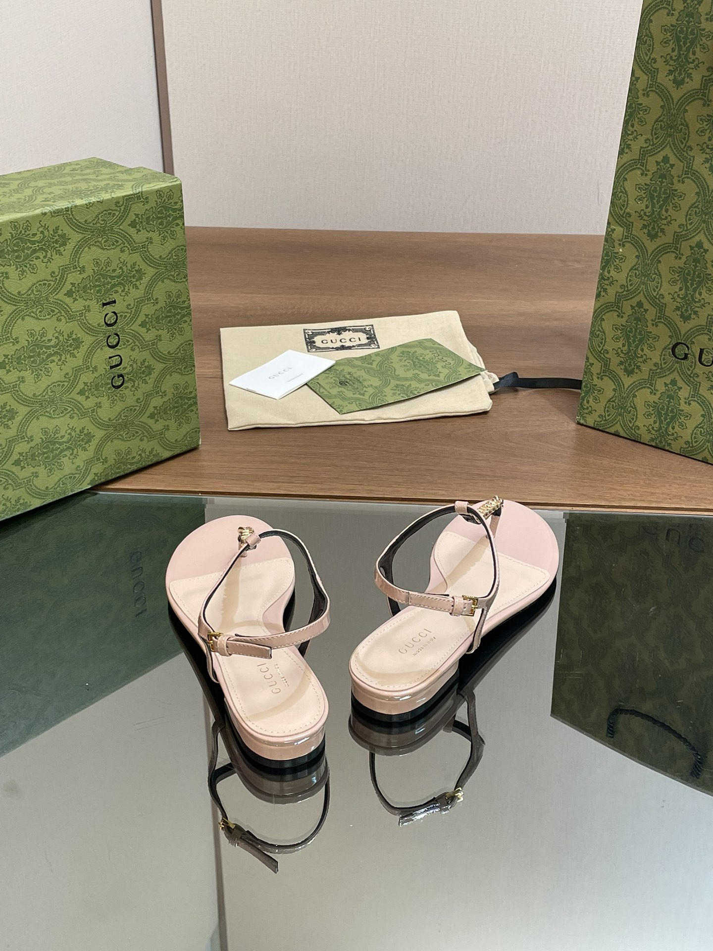 UA GUCCI SIGNORIA THONG SANDAL