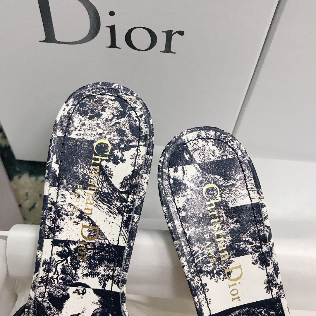 UA DIOR Dway Heeled Slide