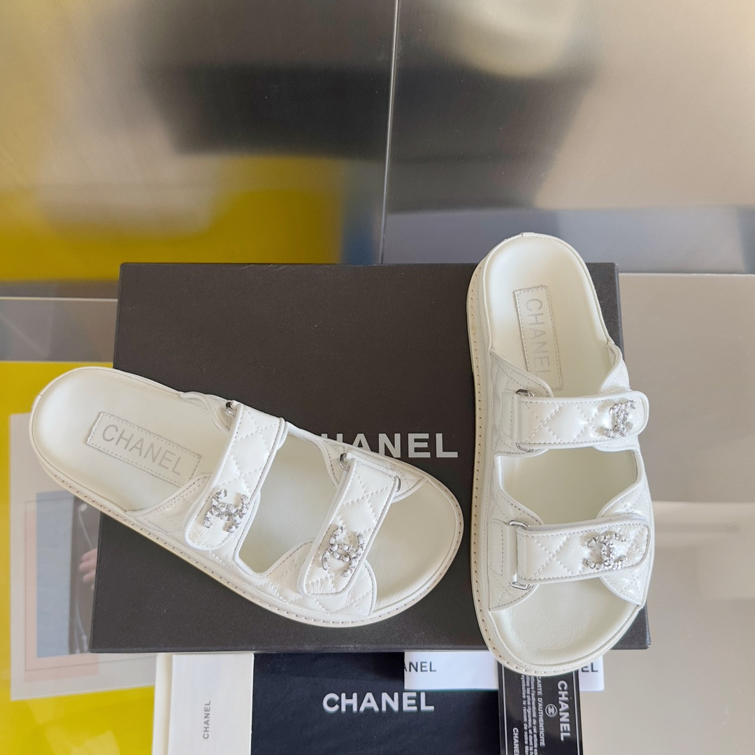 UA CHANEL SLIDES