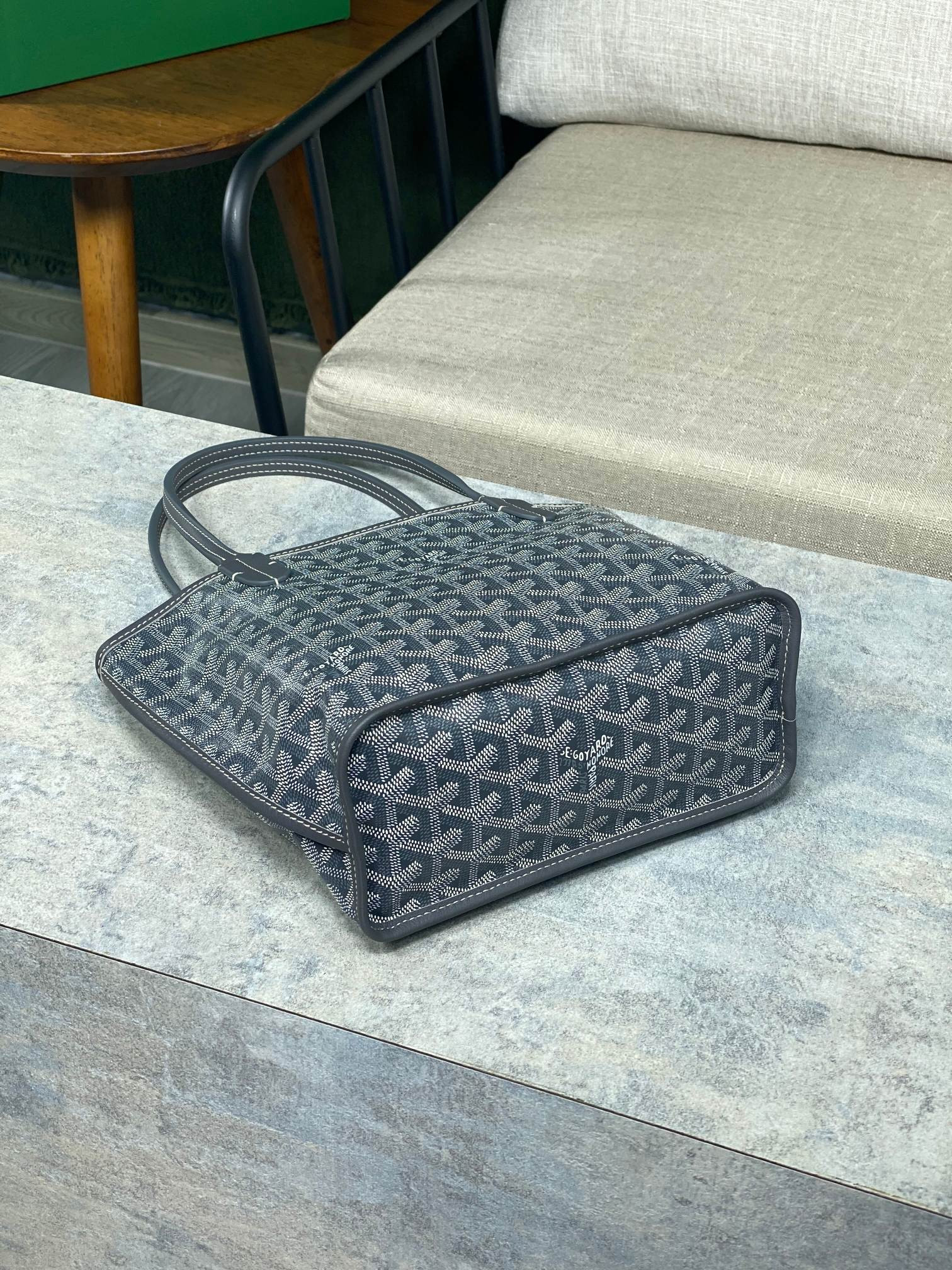 Goyard Anjou Mini Bag 20 cm x 10 cm x 20 cm