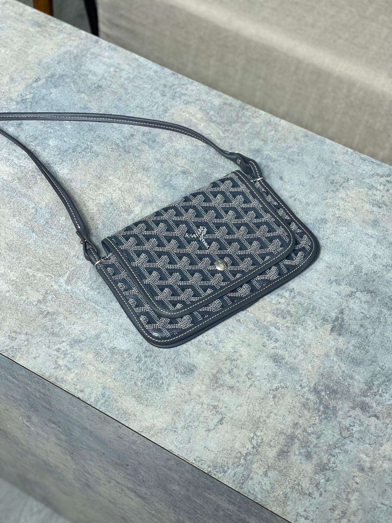 Goyard Plumet Pocket Wallet 21x14x2.5cm