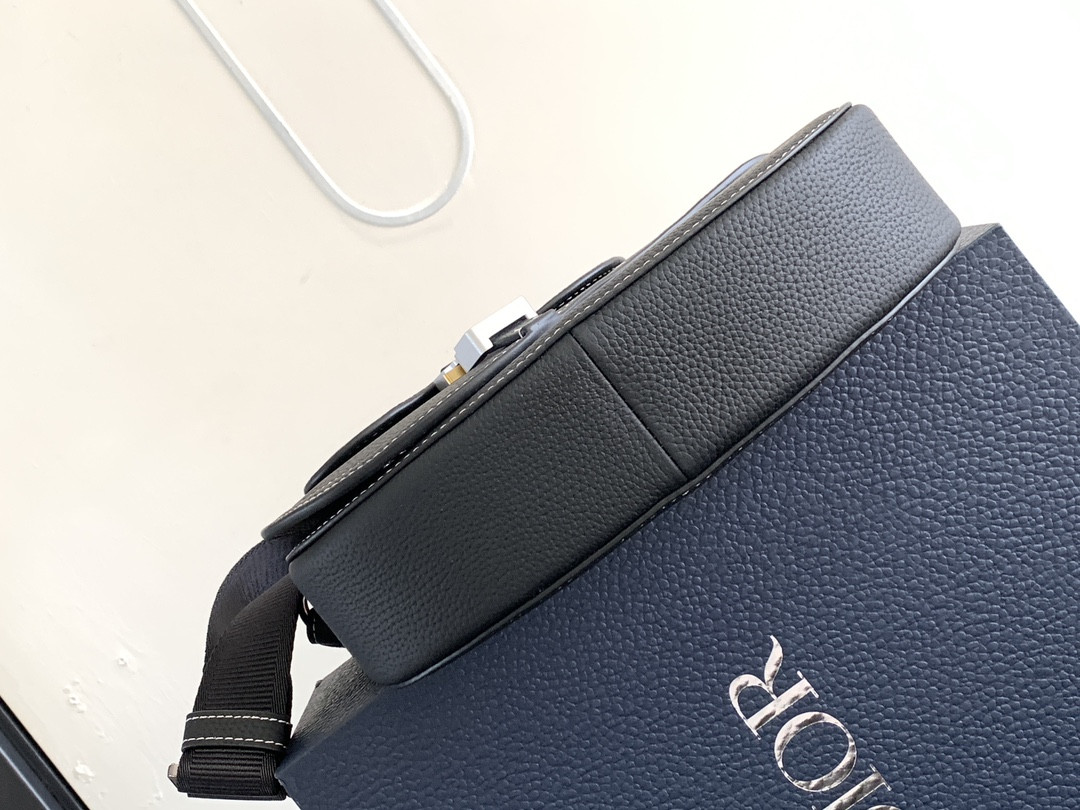 Dior Saddle Messenger Bag 24 x 16.5 x 5.5 cm
