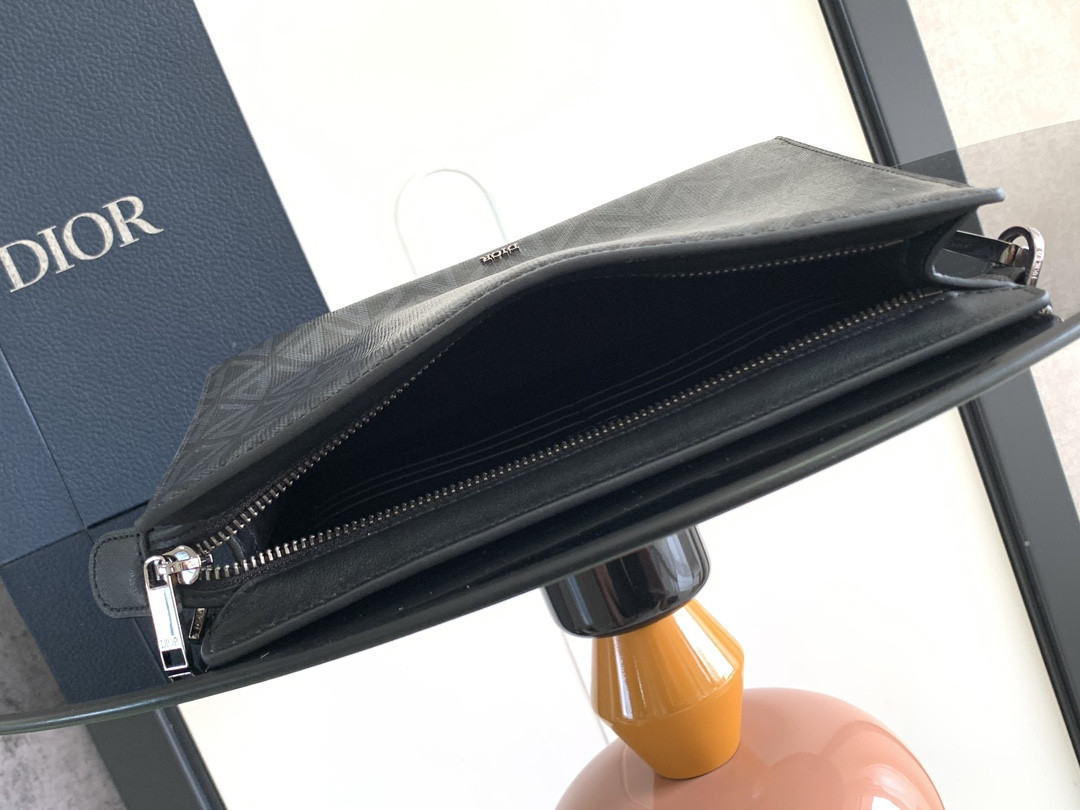 Dior A5 Triangle Pouch 27 x 19.5 x 6 cm