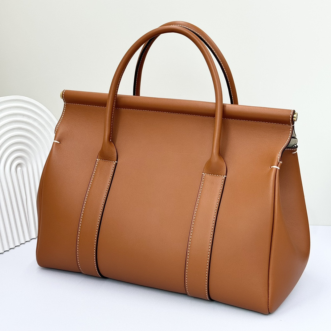 Loro Piana Loom Bag L32 Smooth Calfskin 33 x 23 x 18 cm