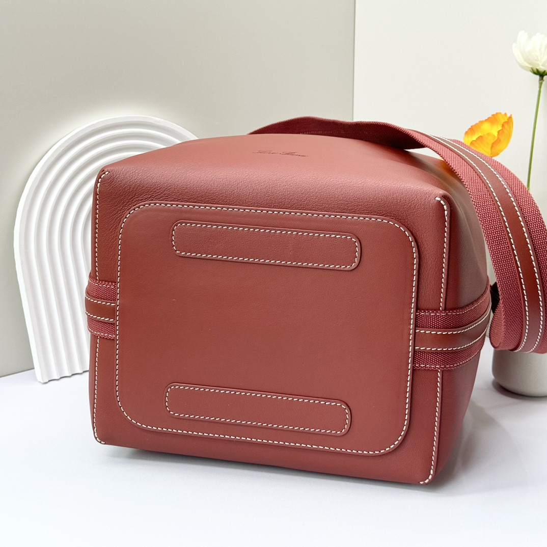 Loro Piana Large Bale Bag Smooth Calfskin 24 x 20 x 27 cm