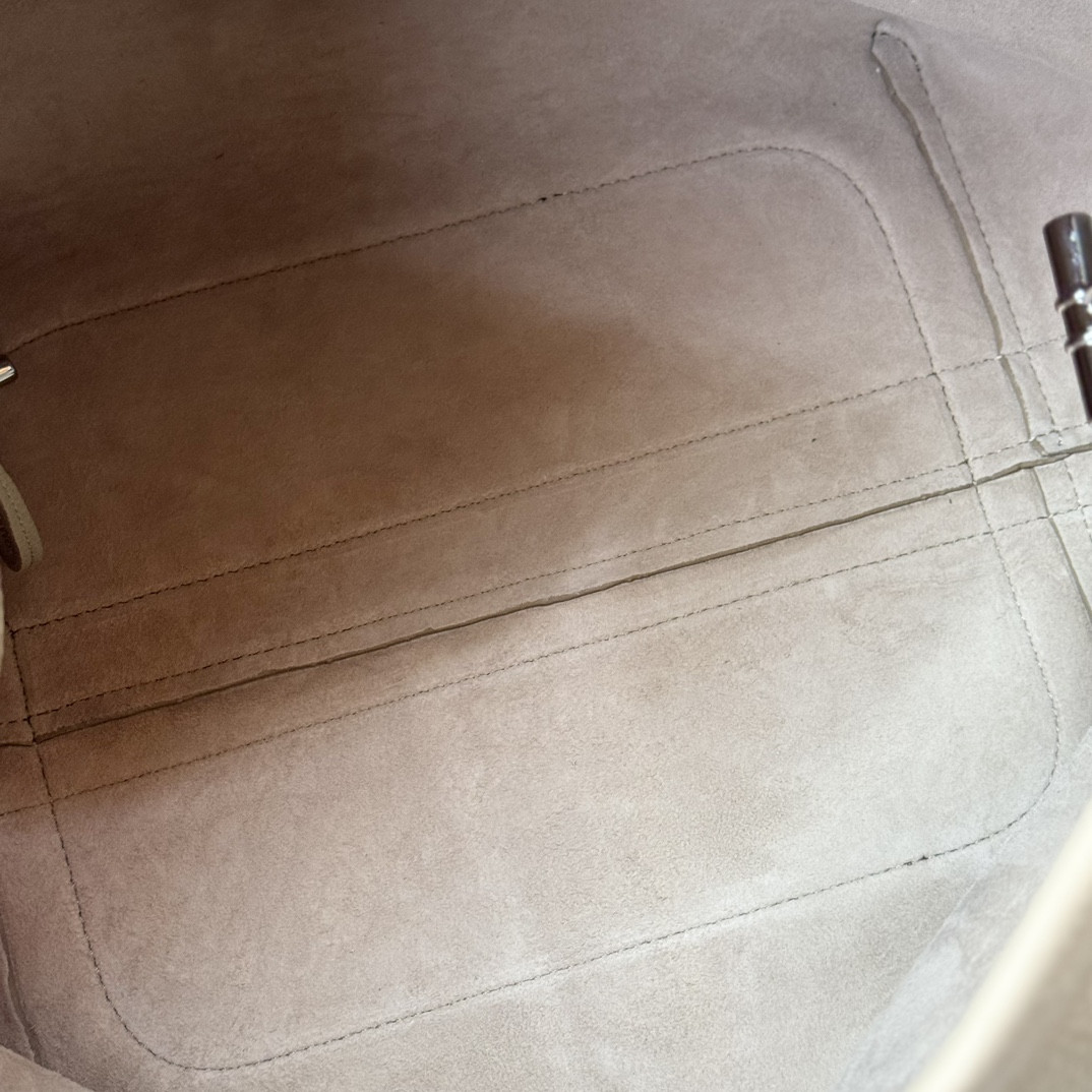 Loro Piana Large Bale Bag Grained Calfskin 24 x 20 x 27 cm