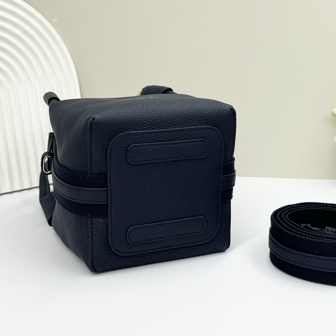 Loro Piana Micro Bale bag Grained Calfskin 16x13x13cm