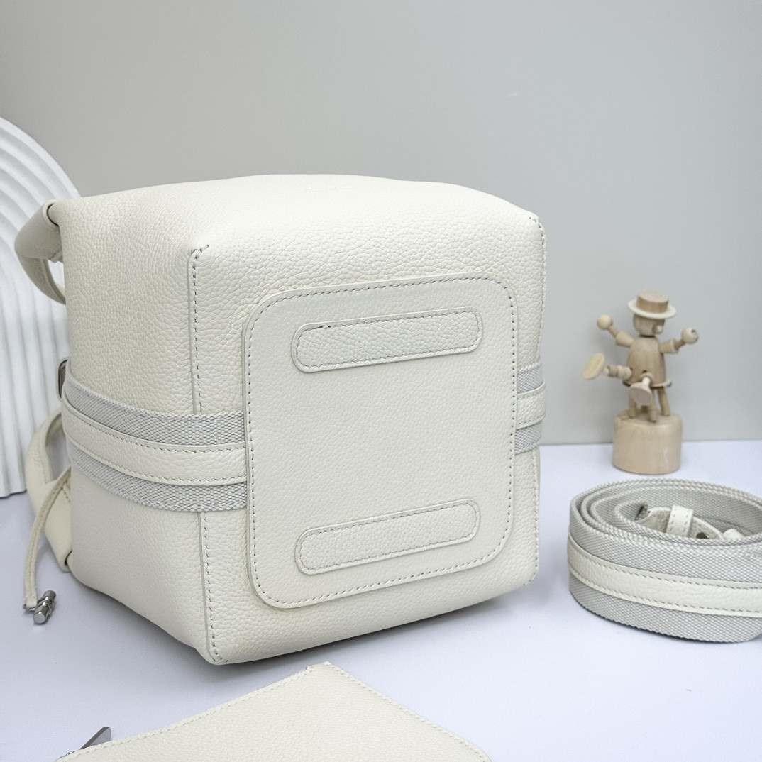 Loro Piana Small Bale Bag Grained Calfskin 17 x 17 x 21 cm