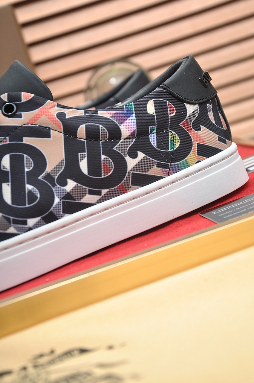 UA Burberry Sneakers